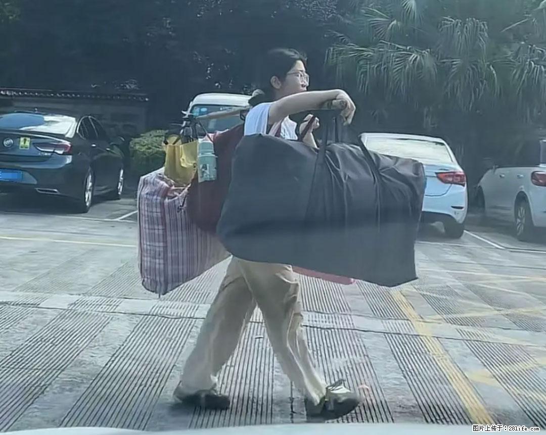 全网追的“扁担女孩”，找了一份暑假工，时薪12元 - 神农架生活资讯 - 神农架28生活网 snj.28life.net