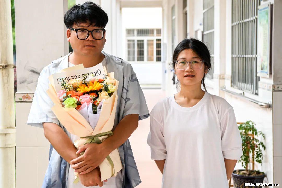 全网追的“扁担女孩”，找了一份暑假工，时薪12元 - 神农架生活资讯 - 神农架28生活网 snj.28life.net